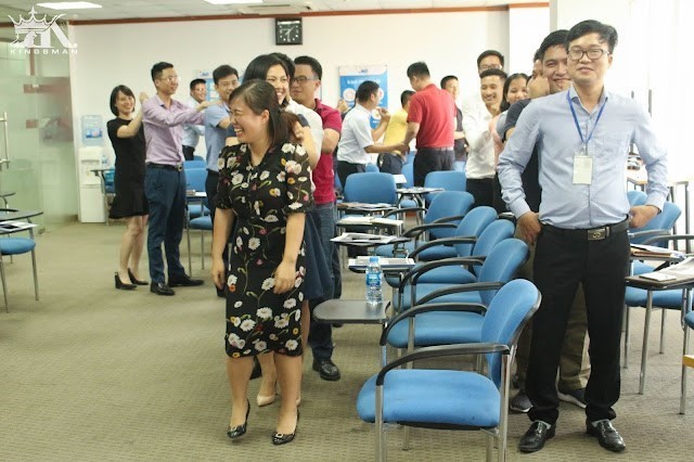 Các học viên thư giãn sau bài tập thư giãn