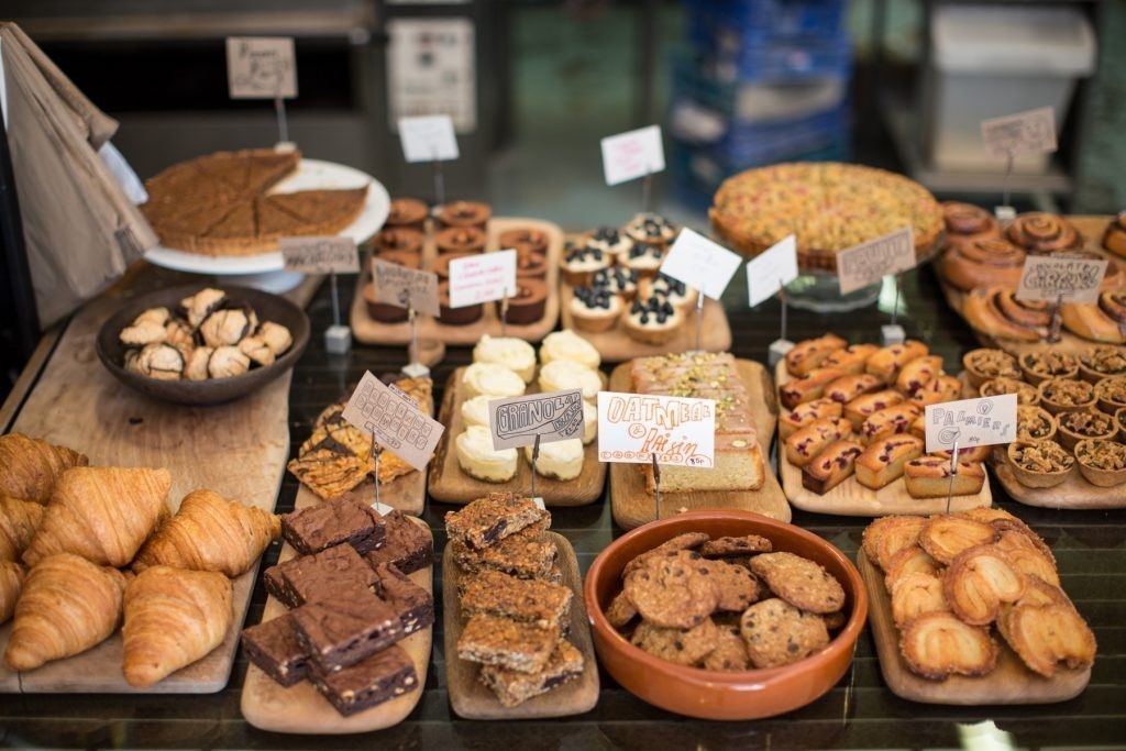 Tỷ phú, lão ăn mày và câu chuyện tôn trọng khách hàng