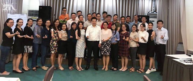 TS. Hoàng Trung Dũng và toàn thể các học viên