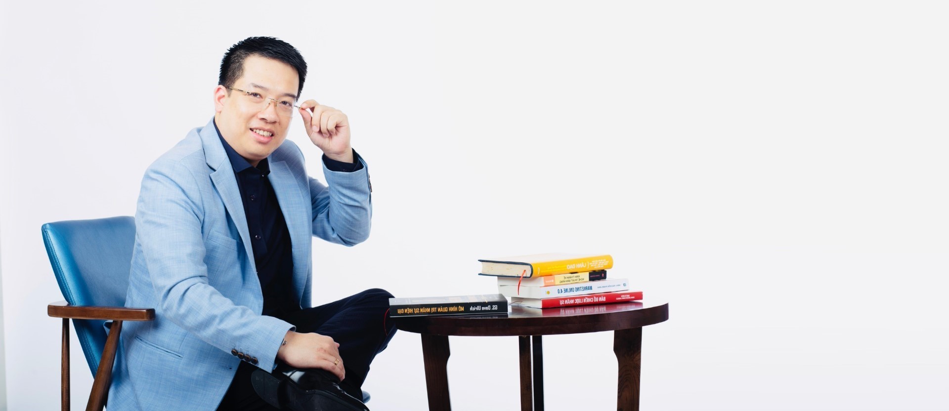 TS. Hoàng Trung Dũng - Chủ tịch Học viện Kingsman chia sẻ với báo Kinh tế & Đô thị về Lý thuyết bầy sói của Kingsman