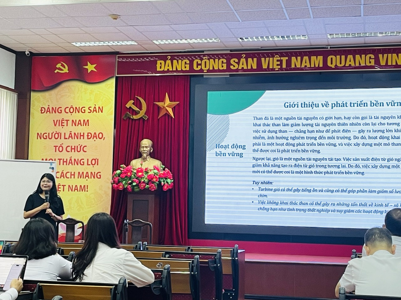 z6926232771511_641a803db0af4bac9ea9856c1ae02951