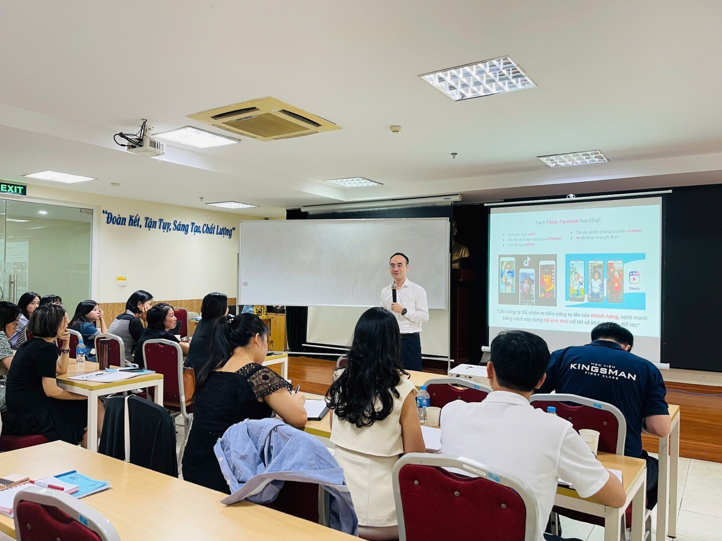 8c01d74e04a8a0f6f9b9